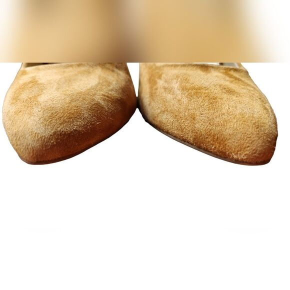 Elegant Tan Suede Pumps - Picture 11 of 11